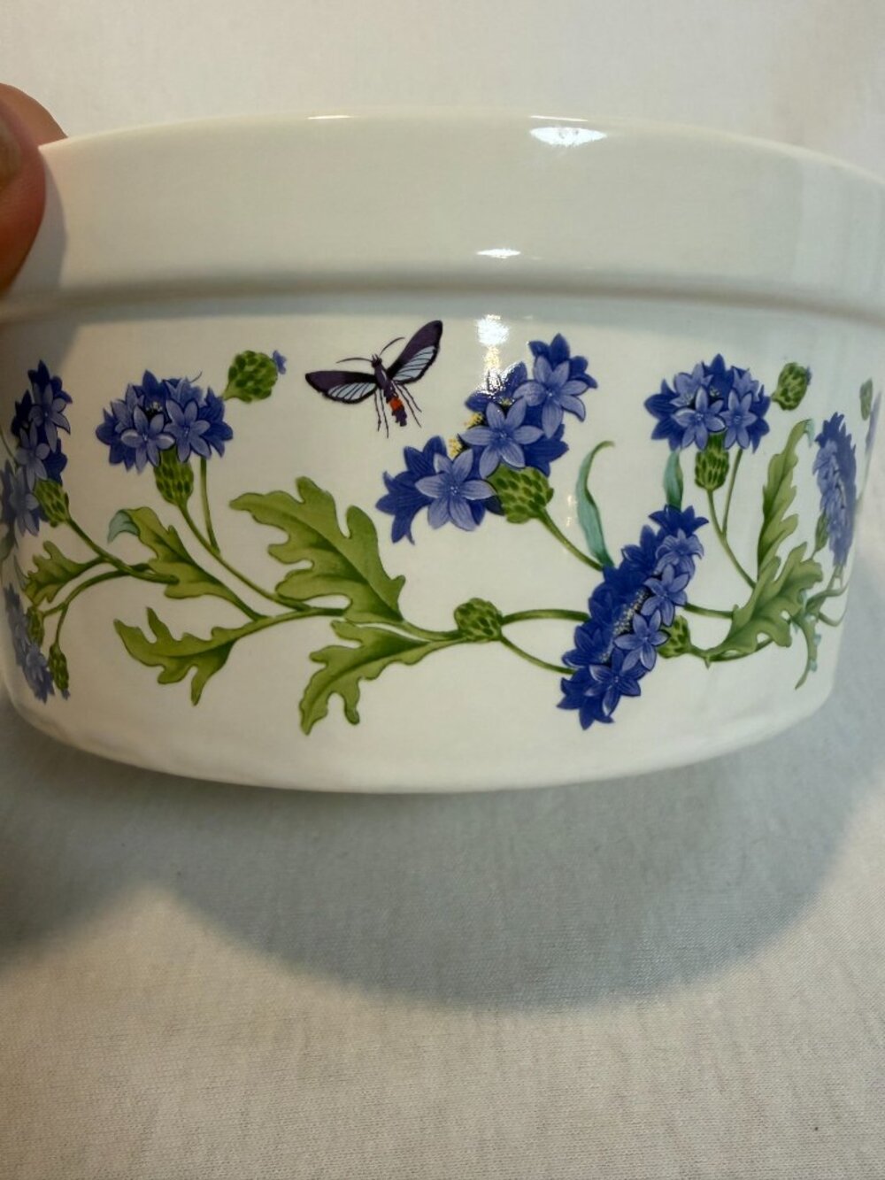 Japanese Ceramic Casserole Dish 8" Blue Floral Butterfly Round Baker Vintage - Picture 3 of 7